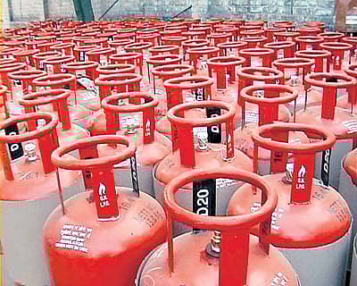 ಅಸಮರ್ಪಕ ಅಡುಗೆ ಇಂಧನ ವಿತರಣೆ; ಯಾರು ಹೊಣೆ?