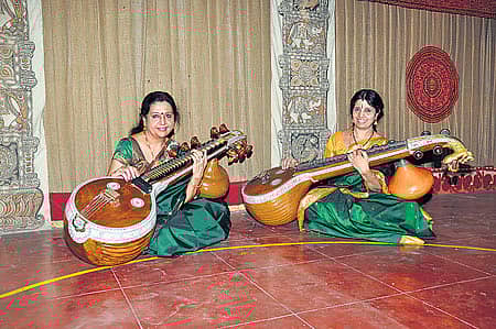 ಡಾ. ಸುಮಾ ಸುಧೀಂದ್ರ ಮತ್ತು ಅನುರಾಧಾ ಮಧುಸೂದನ್