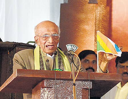 ಪ್ರತ್ಯೇಕ ನಾಡು ಬೇಡ  ಕೋ.ಚೆ. ಸಲಹೆ