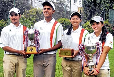 ಏಷ್ಯಾ ಪೆಸಿಫಿಕ್ ಜೂನಿಯರ್ ಗಾಲ್ಫ್ ಚಾಂಪಿಯನ್‌ಷಿಪ್‌ನಲ್ಲಿ ಪ್ರಶಸ್ತಿ ಜಯಿಸಿದ (ಎಡದಿಂದ) ಮನು ಗಂದಾಸ್, ವಿರಾಜ್ ಮಾದಪ್ಪ, ಅದಿತಿ ಅಶೋಕ್ ಮತ್ತು ರಿಧಿಮಾ ದಿಲವಾರಿ ಟ್ರೋಫಿಯೊಂದಿಗೆ ಸಂಭ್ರಮಿಸಿದ ಕ್ಷಣ 	–ಪಿಟಿಐ ಚಿತ್ರ