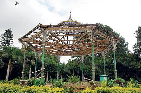 ಕಬ್ಬನ್ ಉದ್ಯಾನದಲ್ಲಿ ಹೊಸ ರೂಪ ಪಡೆಯಲು ಸಜ್ಜಾಗಿರುವ ದಿವಾನರ ಕಾಲದ ಸಂಗೀತ ವೇದಿಕೆ. ಪ್ರಜಾವಾಣಿ ಚಿತ್ರ/ ಸವಿತಾ ಬಿ.ಆರ್.