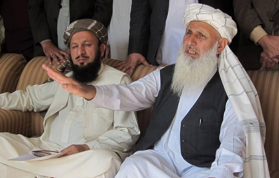 ಶಾಂತಿ ಮಾತುಕತೆ ಸಮಿತಿಗೆ ನಾಮಕರಣ­ಗೊಂಡಿರುವ ತಾಲಿಬಾನ್‌ ಪರ ಸಂಧಾನಕಾರರಾದ ಮೌಲಾನ ಯೂಸುಫ್‌ ಷಾ (ಎಡ) ಮತ್ತು ಪ್ರೊ. ಇಬ್ರಾಹಿಂ (ಬಲ) 	–ಎಎಫ್‌ಪಿ ಚಿತ್ರ