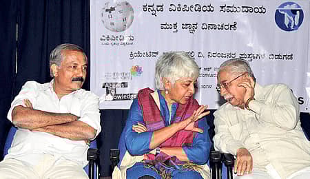 ಕನ್ನಡ ವಿಕಿಪೀಡಿಯ ಸಮುದಾಯವು  ಸಾಹಿತಿ ದಿವಂಗತ ನಿರಂಜನ ಅವರ ಪುಸ್ತಕ­ಗಳನ್ನು ವಿಕಿಪೀಡಿಯದಲ್ಲಿ ಬಿಡುಗಡೆ ಮಾಡಲು ನಗರದಲ್ಲಿ ಬುಧವಾರ ಏರ್ಪಡಿಸಿದ್ದ ಕಾರ್ಯ­ಕ್ರಮದಲ್ಲಿ ಸಾಹಿತಿ ಡಾ.ಚಂದ್ರಶೇಖರ ಕಂಬಾರ ಅವರು ನಿರಂಜನ ಅವರ ಪುತ್ರಿ ಡಾ.­ತೇಜಸ್ವಿನಿ ಅವರೊಂದಿಗೆ ಸಮಾಲೋಚನೆ ನಡೆಸಿದರು. ಹೊಸತು ಪತ್ರಿಕೆಯ ಸಂಪಾದಕ ಡಾ.ಸಿದ್ದನಗೌಡ ಪಾಟೀಲ ಚಿತ್ರದಲ್ಲಿದ್ದಾರೆ