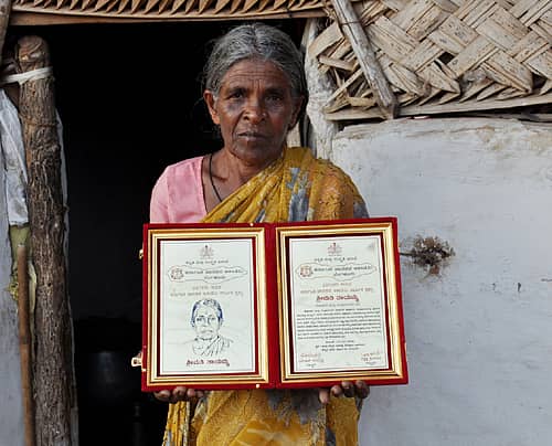 ರಾಜ್ಯ ಪ್ರಶಸ್ತಿಯೊಂದಿಗೆ ತಾಯಮ್ಮ