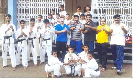 ಮುಂಬೈನಲ್ಲಿ ಇತ್ತೀಚೆಗೆ ನಡೆದ ರಾಷ್ಟ್ರಮಟ್ಟದ ಕರಾಟೆ ಚಾಂಪಿಯನ್ಶಿಪ್ನಲ್ಲಿ ದ್ವಿತೀಯ ಸ್ಥಾನ ಗಳಿಸಿದ ಬಾಗಲಕೋಟೆ ನಗರದ ರಾಠೋಡ ಕರಾಟೆ ಸಂಸ್ಥೆಯ ಕರಾಟೆಪಟುಗಳು