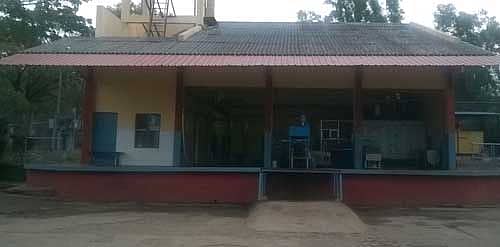 ಶಿರಸಿ ತಾಲ್ಲೂಕಿನ ಹನುಮಂತಿಯಲ್ಲಿರುವ ಧಾರವಾಡ ಹಾಲು ಒಕ್ಕೂಟದ ಶೀತಲೀಕರಣ ಘಟಕ