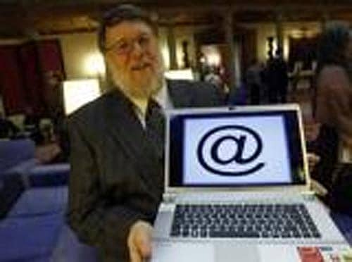 Thank you, Ray Tomlinson, for inventing email and putting the @ sign on the map. #RIP— Gmail (@gmail) March 6, 2016