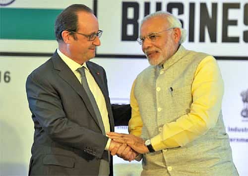 ಚಂಡೀಗಡದಲ್ಲಿ ಭಾನುವಾರ ನಡೆದ ‘ಭಾರತ– ಫ್ರಾನ್ಸ್ ವಾಣಿಜ್ಯ ಶೃಂಗಸಭೆ’ಯಲ್ಲಿ ಫ್ರಾನ್ಸ್ ಅಧ್ಯಕ್ಷ ಫ್ರಾಂಸ್ವಾ ಒಲಾಂಡ್ ಮತ್ತು ಪ್ರಧಾನಮಂತ್ರಿ ನರೇಂದ್ರ ಮೋದಿ ಆಪ್ತ ಮಾತುಕತೆಯಲ್ಲಿ ತೊಡಗಿದ್ದ ಕ್ಷಣ