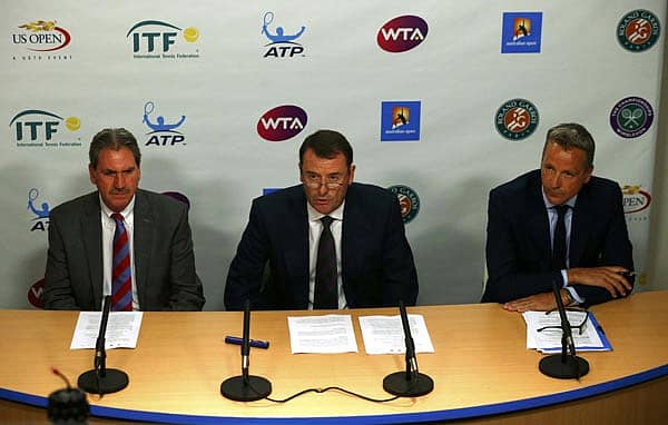 ಜಂಟಿ ಸುದ್ದಿಗೋಷ್ಠಿಯಲ್ಲಿ ಐಟಿಎಫ್‌ ಮುಖ್ಯಸ್ಥ ಡೇವಿಡ್‌ ಹಗ್ಗೆರ್ಟಿ (ಎಡ), ಟೆನಿಸ್ ಇಂಟೆಗ್ರಿಟಿ ಬೋರ್ಡ್‌ ಮುಖಸ್ಥ ಫಿಲಿಪ್‌ ಬ್ರೂಕ್‌ ಹಾಗೂ ಎಟಿಪಿ ಮುಖಸ್ಥ ಕ್ರಿಸ್‌ ಕೆರ್ಮೊಡ್‌(ಬಲ) –ರಾಯಿಟರ್ಸ್ ಚಿತ್ರ