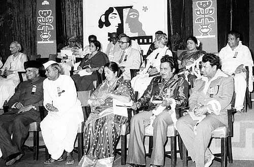 1977ರಲ್ಲಿ ನಗರದಲ್ಲಿ ನಡೆದಿದ್ದ ಸಿನಿಮೋತ್ಸವದಲ್ಲಿ ಕೆಂಪರಾಜ್‌ ಅರಸ್‌, ಹನುಮಂತಾಚಾರ್‌, ಬಿ.ಜಯರಾಮ್‌, ನಟರಾದ ಕಲ್ಯಾಣ್‌ ಕುಮಾರ್‌ ಹಾಗೂ ಕೆ.ಎಸ್‌. ಅಶ್ವತ್ಥ್‌ ಭಾಗವಹಿಸಿದ್ದರು	ಚಿತ್ರ: ಟಿ.ಎಲ್‌.ರಾಮಸ್ವಾಮಿ