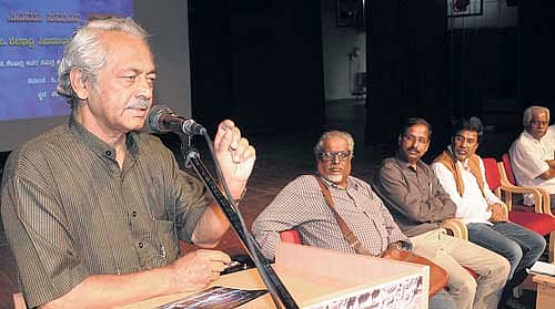 ಮೈಸೂರಿನ ಕಲಾಮಂದಿರದಲ್ಲಿ ಭಾನುವಾರ ಏರ್ಪಡಿಸಲಾಗಿದ್ದ ಪಿ. ಶೇಷಾದ್ರಿ ಅವರ ಸಿನಿಮಾವಲೋಕನ ಕಾರ್ಯಕ್ರಮದ ಸಮಾರೋಪ ಸಮಾರಂಭದಲ್ಲಿ ನಿರ್ದೇಶಕ ಗಿರೀಶ ಕಾಸರವಳ್ಳಿ ಮಾತನಾಡಿದರು