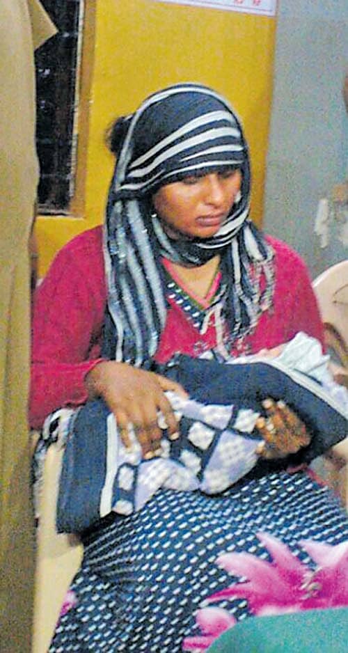 ಮಗು ಕದ್ದ ಆರೋಪದ ಮೇಲೆ ಸುರೇಖಾ ಅವರನ್ನು ಬಂಧಿಸಿದ ಸಂದರ್ಭ