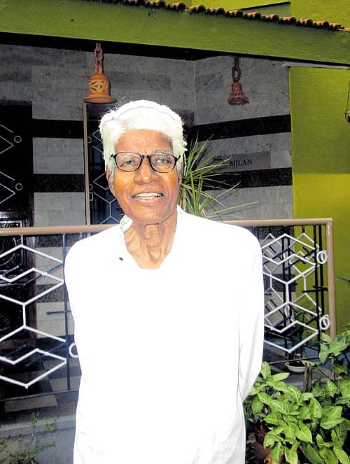 ಹುಣ್ಣಿಮೆ ಹರಿಸಿದ ಬೆಳದಿಂಗಳ ದಾರಿ ಹಿಡಿದು...