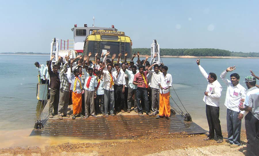 ಹೊಸನಗರ– ಸಾಗರ ತಾಲ್ಲೂಕಿನ ಸಂಪರ್ಕ ಕಲ್ಪಿಸುವ ಶರಾವತಿ ಹಿನ್ನೀರಿನ ಹಸಿರುಮಕ್ಕಿ ಕಳವು ಲಾಂಚ್ಗೆ ‘ಗುಡ್ ಬೈ’ ಹೇಳುವ ಸಮಯ ಬಂದಿದೆ.