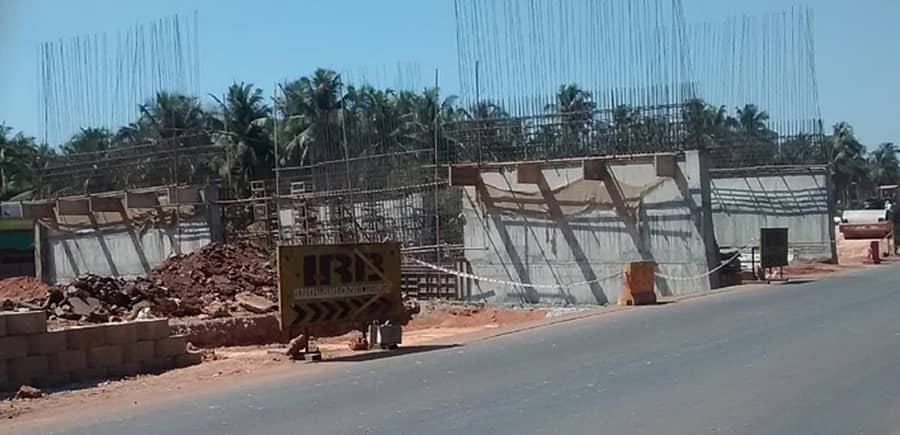 ನಾವುಂದ ಸರ್ಕಾರಿ ಪದವಿಪೂರ್ವ ಕಾಲೇಜಿನ ಬಳಿ ಭರದಿಂದ ನಿರ್ಮಾಣವಾಗುತ್ತಿರುವ ಅಂಡರ್ಪಾಸ್. (ಬೈಂದೂರು ಚಿತ್ರ)