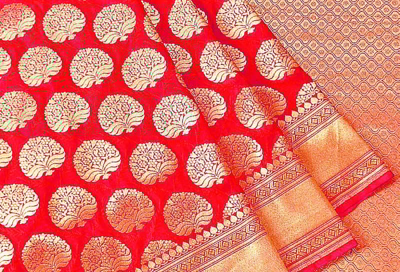 <div class="paragraphs"><p>ರೇಷ್ಮೆ ಸೀರೆ&nbsp;</p></div>