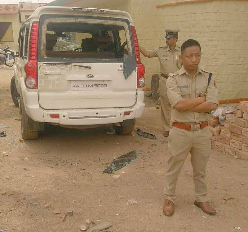 ಜಿಲ್ಲಾ ಪೊಲೀಸ್ ವರಿಷ್ಠಾಧಿಕಾರಿ  ಯಡಾ ಮಾರ್ಟಿನ್ ಮಾರ್ಬ ನ್ಯಾಂಗ್ ಘಟನಾ ಸ್ಥಳಕ್ಕೆ ಭೇಟಿ ನೀಡಿ ಪರಿಶೀಲನೆ ನಡೆಸಿದರು.