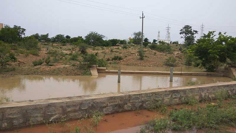 ಮಳೆಗೆ ಚಿತ್ರದುರ್ಗದ ಹೊರವಲಯದ ಭೋವಿ ಗುರುಪೀಠದ ಸಮೀಪದ ಚೆಕ್‌ಡ್ಯಾಂ ತುಂಬಿರುವುದು