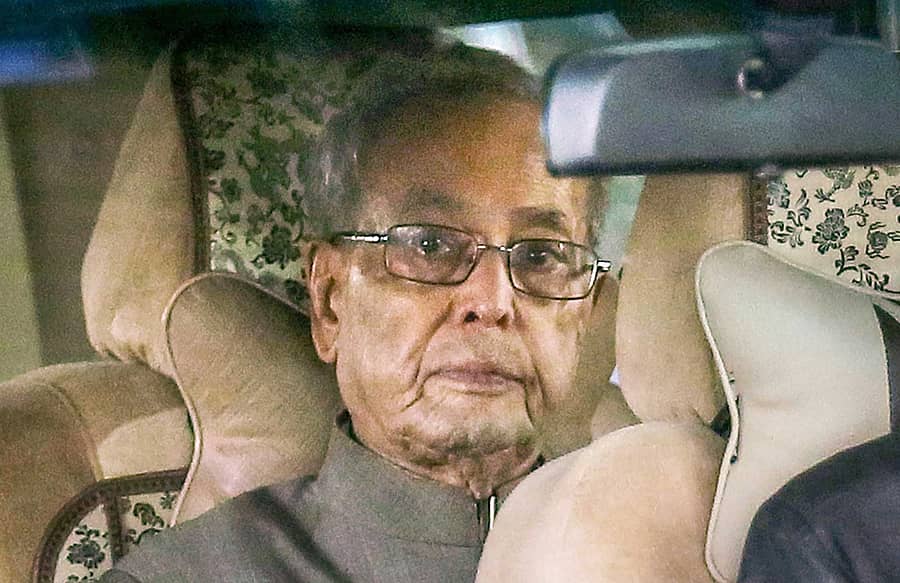 ನಾಗಪುರ ವಿಮಾನ ನಿಲ್ದಾಣದಲ್ಲಿ ಪ್ರಣಬ್ ಮುಖರ್ಜಿ