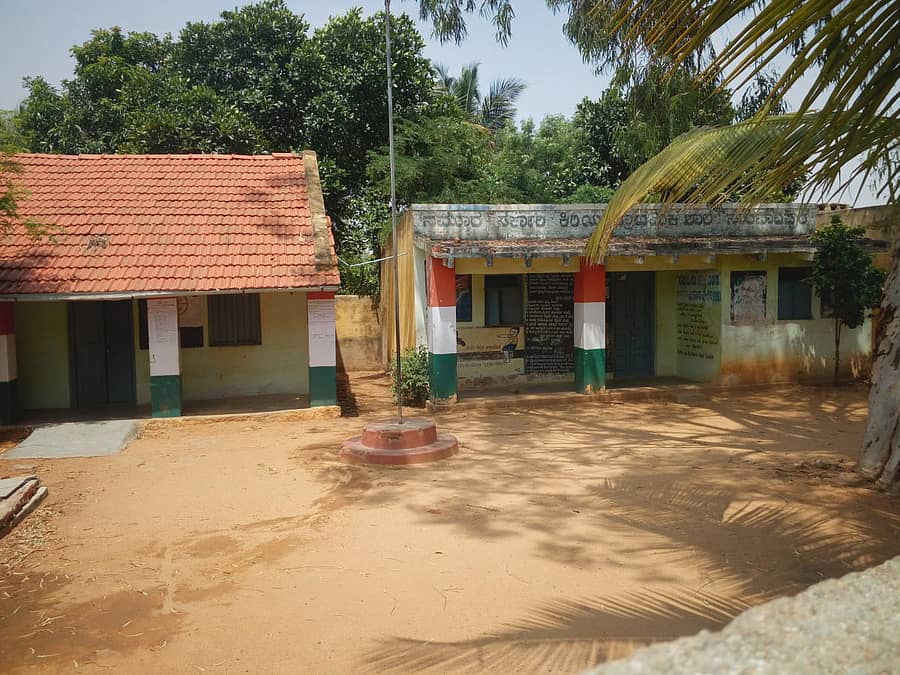 ವಿದ್ಯಾರ್ಥಿಗಳ ದಾಖಲಾತಿ ಇಲ್ಲದೆ ಸಾರವಾಟಪುರ ಗ್ರಾಮದ ಸರ್ಕಾರಿ ಪ್ರಾಥಮಿಕ ಶಾಲೆ ಮೂರು ವರ್ಷಗಳಿಂದ ಬಾಗಿಲು ಮುಚ್ಚಿದೆ