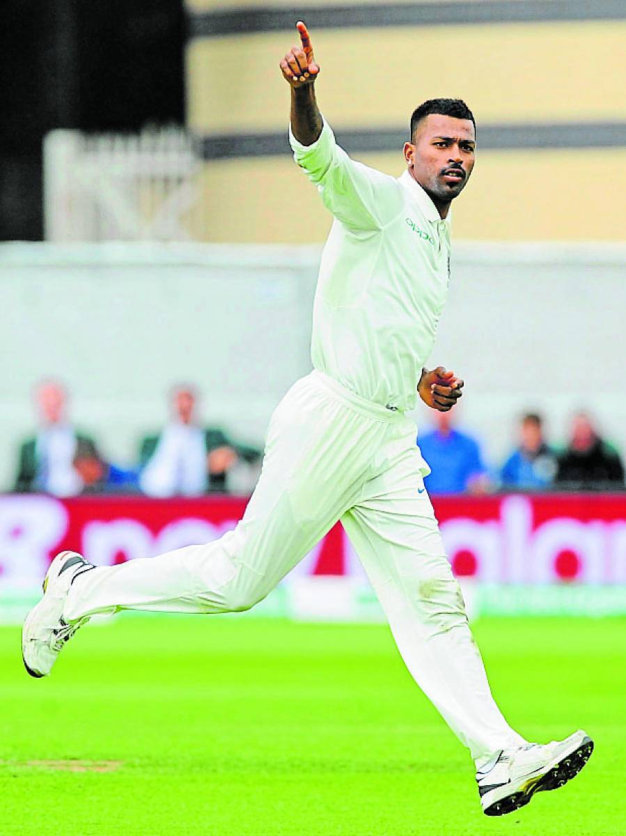 ಇಂಗ್ಲೆಂಡ್‌ ತಂಡದ ಜಾನಿ ಬೆಸ್ಟೊ ಅವರ ವಿಕೆಟ್‌ ಕಬಳಿಸಿದ ನಂತರ ಹಾರ್ದಿಕ್‌ ಪಾಂಡ್ಯ ಅವರು ಸಂಭ್ರಮಿಸಿದರು ಎಪಿ ಚಿತ್ರ