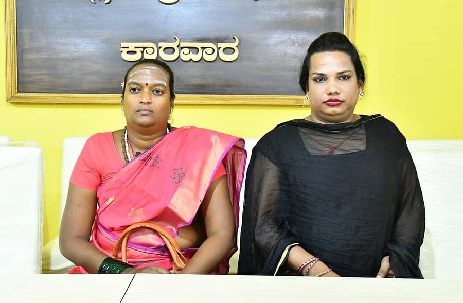 ಸರ್ಕಾರದ ಸೌಲಭ್ಯದ ನಿರೀಕ್ಷೆಯಲ್ಲಿರುವ ಲೈಂಗಿಕ ಅಲ್ಪಸಂಖ್ಯಾತರಾದ ಸ್ವರ್ಣಾ ಮತ್ತು ನಮಿತಾ