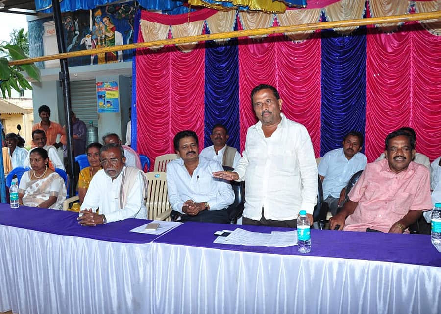 ಕೆಸ್ತೂರು ವಿಎಸ್ಎಸ್ಎನ್ ಸರ್ವ ಸದಸ್ಯ ಸಭೆಯಲ್ಲಿ ಸಂಘದ ಅಧ್ಯಕ್ಷ ಕೆ.ಬಿ.ಬಚ್ಚೇಗೌಡ ಮಾತನಾಡಿದರು