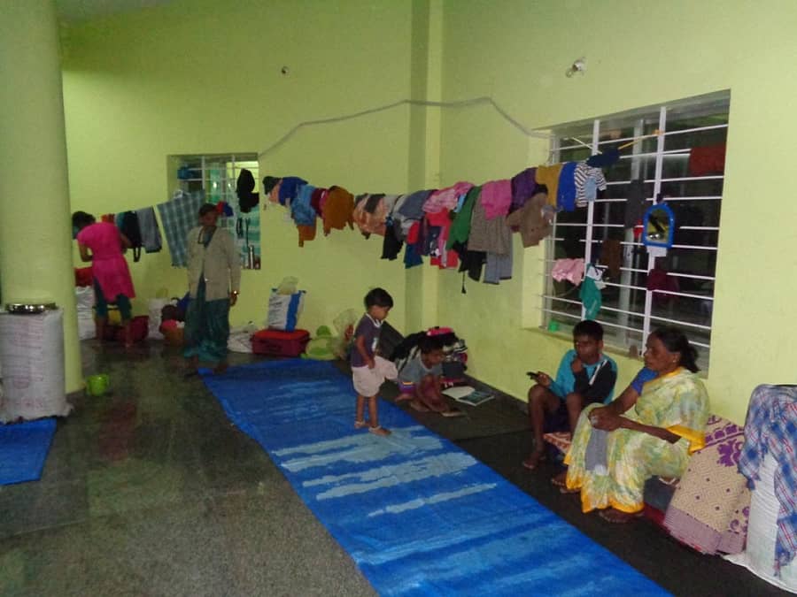 ಕುಶಾಲನಗರದ ವಾಲ್ಮೀಕಿ ಭವನದಲ್ಲಿ ಸಂತ್ರಸ್ತರು