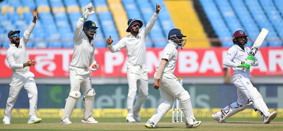 ದೇವೇಂದ್ರ ಬಿಷೂ ವಿಕೆಟ್ಗಾಗಿ ಮನವಿ ಸಲ್ಲಿಸಿದ ಅಜಿಂಕ್ಯ ರಹಾನೆ, ರಿಷಭ್ ಪಂತ್, ಕೆಎಲ್ ರಾಹುಲ್ ಹಾಗೂ ಪೃಥ್ವಿ ಶಾ