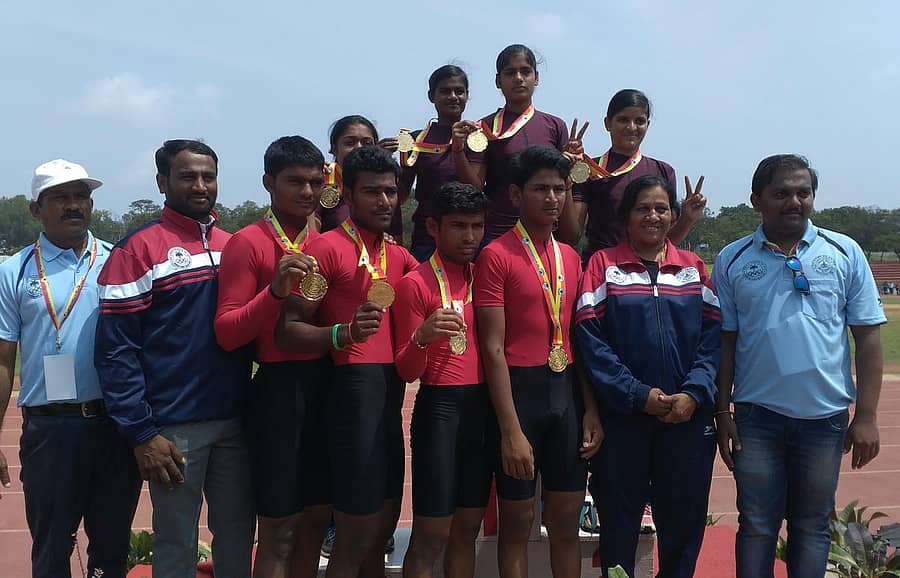 ದಸರಾ ಸೈಕ್ಲಿಂಗ್ನಲ್ಲಿ ಪುರುಷರ ಮತ್ತು ಮಹಿಳೆಯರ ವಿಭಾಗದಲ್ಲಿ ಅಗ್ರಸ್ಥಾನ ಪಡೆದ ವಿಜಯಪುರ ತಂಡ