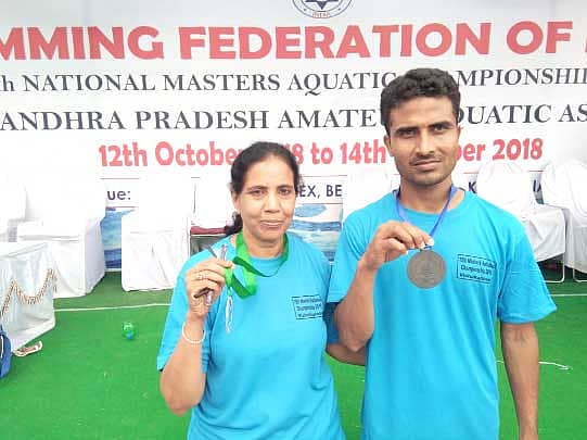 ಪದಕ ಪಡೆದ ರಜನಿ ಲಕ್ಕ, ನೂಮಲ್ ಹಜಾರಿಕ