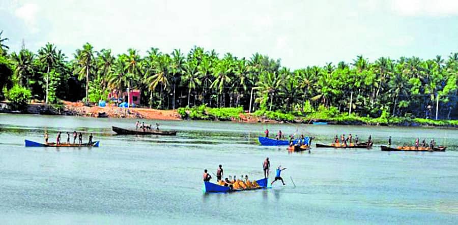 ಕರಾವಳಿಯಲ್ಲಿ ಮರಳು ಗಣಿಗಾರಿಕೆ– ಪ್ರಜಾವಾಣಿ ಚಿತ್ರ/ ಗೋವಿಂದರಾಜ್‌