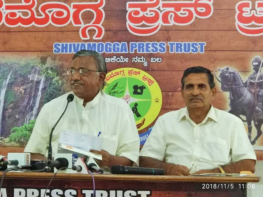 ಬಿಜೆಪಿ ಮುಖಂಡ ಎಂ.ಬಿ.ಭಾನುಪ್ರಕಾಶ್ ಸುದ್ದಿಗೋಷ್ಠಿಯಲ್ಲಿ ಮಾತನಾಡಿದರು. ಮುಖಂಡ ಗಿರೀಶ್ ಪಟೇಲ್ ಇದ್ದರು.