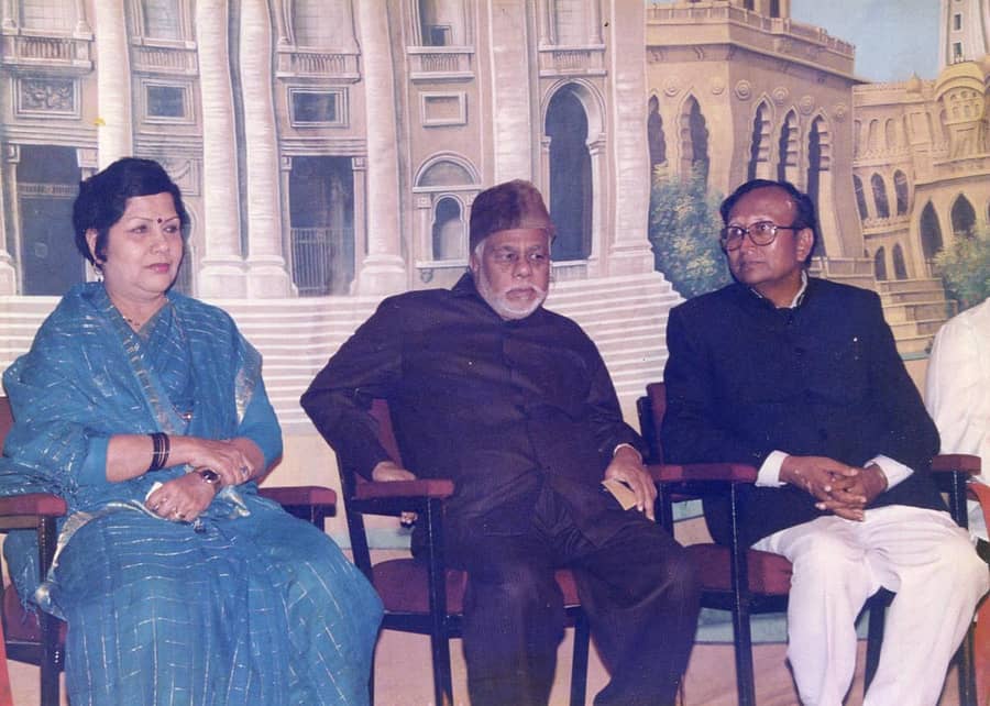 ದೆಹಲಿ ಕನ್ನಡ ಸಂಘದ ಆಶ್ರಯದಲ್ಲಿ ನಡೆದ ‘ಪೊಲೀಸನ ಮಗಳು’ ನಾಟಕ ಪ್ರದರ್ಶನದ ಉದ್ಘಾಟನಾ ಕಾರ್ಯಕ್ರಮದಲ್ಲಿ ಚಿಂದೋಡಿ ಲೀಲಾ, ಪ್ರೊ.ಐ.ಜಿ.ಸನದಿ ಅವರ ಜೊತೆ ಸಿ.ಕೆ.ಜಾಫರ್‌ ಷರೀಫ್‌ (ಸಂಗ್ರಹ ಚಿತ್ರ)