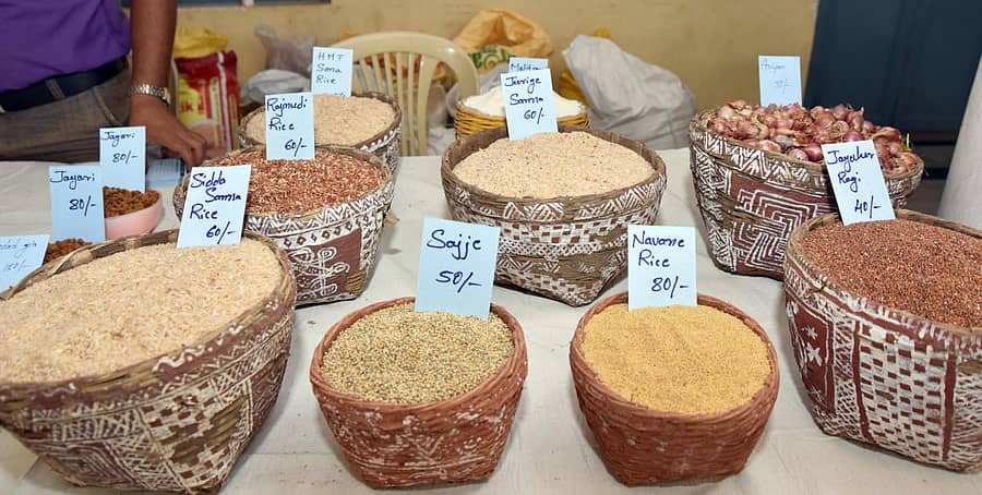 ಮೇಳವೊಂದರಲ್ಲಿ ಸಿರಿಧಾನ್ಯಗಳ ಪ್ರದರ್ಶನ