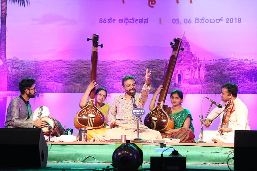 ಧರ್ಮಸ್ಥಳದ ಅಮೃತವರ್ಷಿಣಿ ಸಭಾಭವನದಲ್ಲಿ ಬುಧವಾರ ರಾತ್ರಿ ಟಿ.ಎಂ. ಕೃಷ್ಣ ಅವರ ಸರ್ವಧರ್ಮ ಸಂಗೀತ ಕಛೇರಿ ನಡೆಯಿತು. – ಪ‍್ರಜಾವಾಣಿ ಚಿತ್ರ