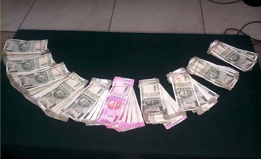 ವಶಪಡಿಸಿಕೊಂಡ ನಗದು