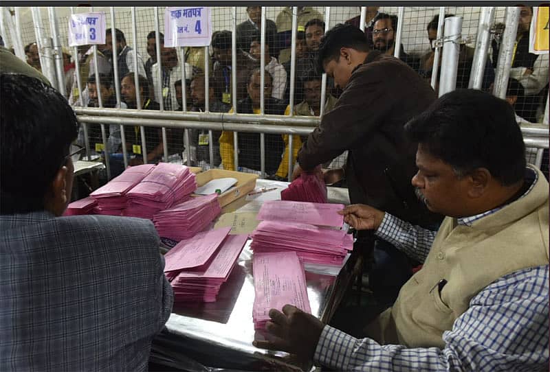 ಮಧ್ಯ ಪ್ರದೇಶದಲ್ಲಿ ಮತ ಎಣಿಕೆ (ಕೃಪೆ: ಟ್ವಿಟರ್)