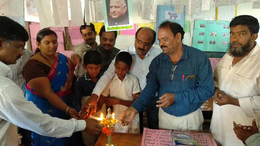 ವಸ್ತು ಪ್ರದರ್ಶನ ಕಾರ್ಯಕ್ರಮವನ್ನು ಕ್ಷೇತ್ರ ಶಿಕ್ಷಣಾಧಿಕಾರಿ ಬಿ.ಎನ್. ಮರಿಗೌಡ ಉದ್ಘಾಟಿಸಿದರು