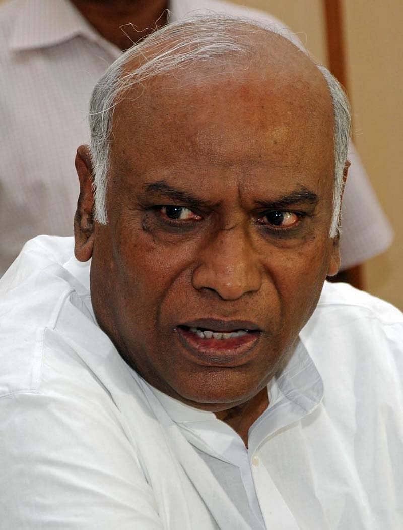 ಎಸ್‌ಸಿ, ಎಸ್‌ಟಿ ಜನರ ಹಿತಕಾಯುವ ಸುಗ್ರೀವಾಜ್ಞೆ ಏಕಿಲ್ಲ?