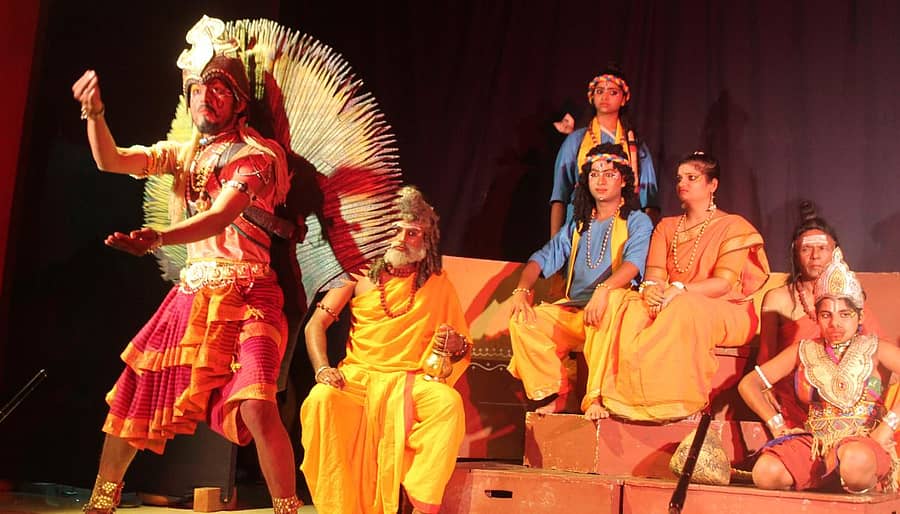 ದ್ರೋಹ ನಾಟಕ ದೃಶ್ಯ