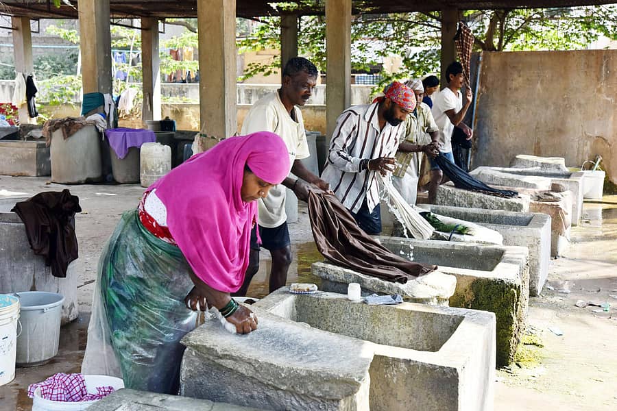 ರಟ್ಟೆ ಸೋಲುವವರೆಗೆ ಬಟ್ಟೆ ಒಗೆಯುವ ಕಾಯಕ...ಹುಬ್ಬಳ್ಳಿಯ ಭವಾನಿನಗರದ ಧೋಬಿಘಾಟ್