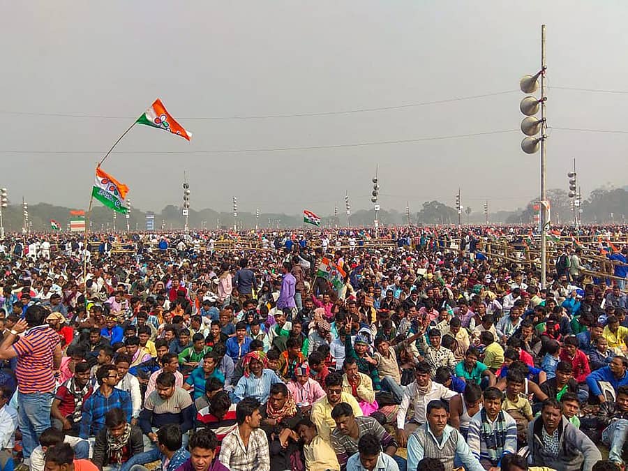 ಕೋಲ್ಕತ್ತದಲ್ಲಿ ಶನಿವಾರ ತೃಣಮೂಲ ಕಾಂಗ್ರೆಸ್‌ ನೇತೃತ್ವದಲ್ಲಿ ನಡೆದ ವಿರೋಧ ಪಕ್ಷಗಳ ರ‍್ಯಾಲಿಯಲ್ಲಿ ಕಂಡುಬಂದ ಜನಸಾಗರ