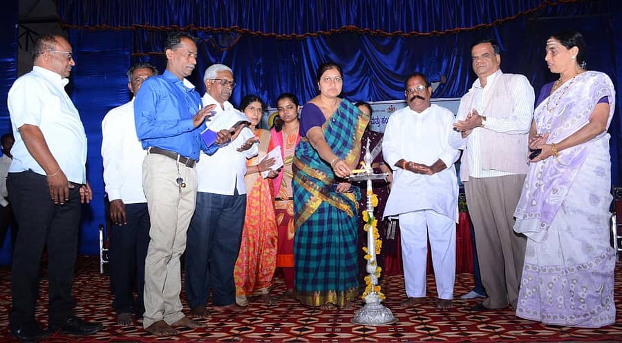 ಬೆಳಗಾವಿಯಲ್ಲಿ ಶುಕ್ರವಾರ ನಡೆದ ಮಡಿವಾಳ ಮಾಚಿದೇವ ಜಯಂತಿ ಕಾರ್ಯಕ್ರಮವನ್ನು ತಹಶೀಲ್ದಾರ್ ಮಂಜುಳಾ ನಾಯಕ ಉದ್ಘಾಟಿಸಿದರು