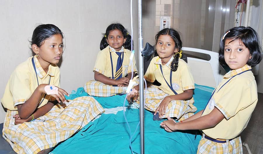 ಆಸ್ಪತ್ರೆಯಲ್ಲಿ ಚಿಕಿತ್ಸೆ ಪಡೆದ ಮಕ್ಕಳು