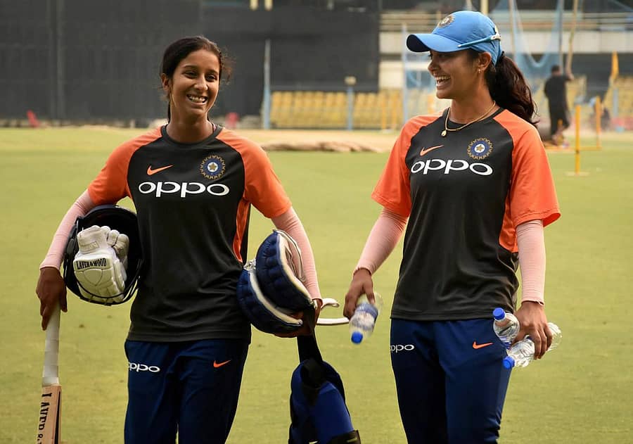 ಯುವ ಆಟಗಾರ್ತಿಯರಾದ ಜೆಮಿಮಾ ರಾಡ್ರಿಗಸ್ (ಎಡ) ಮತ್ತು ಹರ್ಲಿನ್ ಡಿಯೋಲ್ ಕೊನೆಯ ಪಂದ್ಯದಲ್ಲಿ ಮಿಂಚುವ ಭರವಸೆಯಲ್ಲಿದ್ದಾರೆ –ಪಿಟಿಐ ಚಿತ್ರ