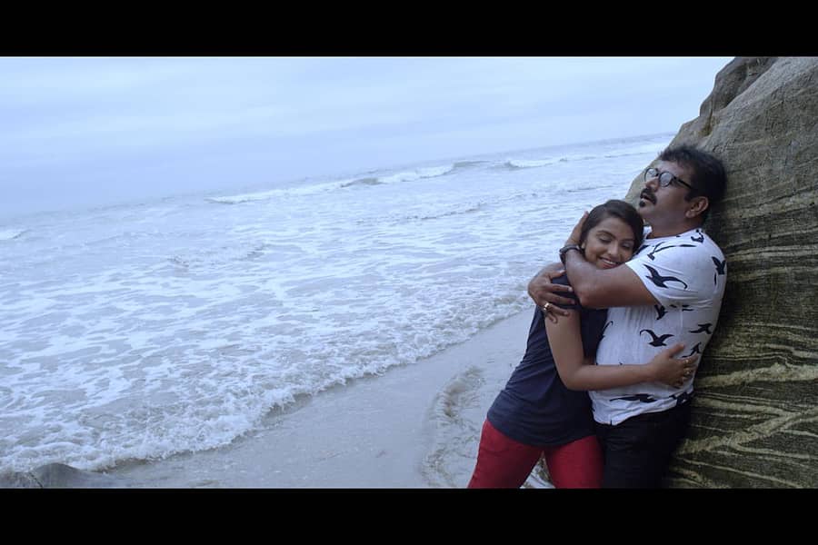 ಆರಬ್ಬೀ ಕಡಲ ತೀರದಲ್ಲಿ ಚಿತ್ರದಲ್ಲಿ ವೈಷ್ಣವಿ ಮೆನನ್ ಮತ್ತು ಕೃಷ್ಣೇಗೌಡ