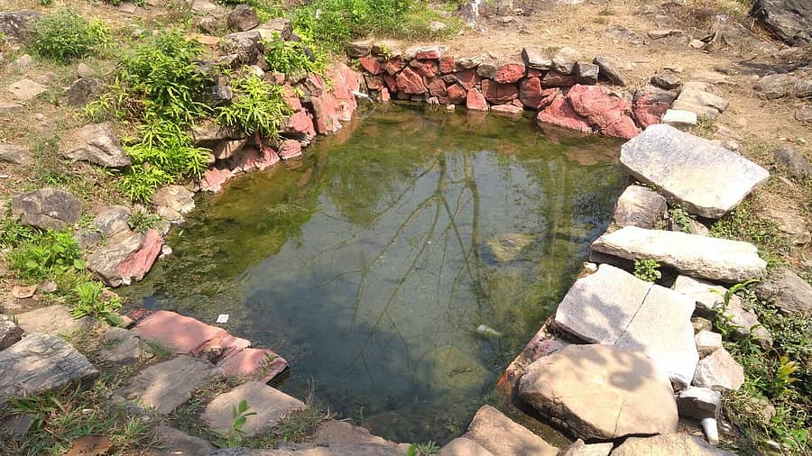 ಬಿಸಿ ನೀರ ಬುಗ್ಗೆ