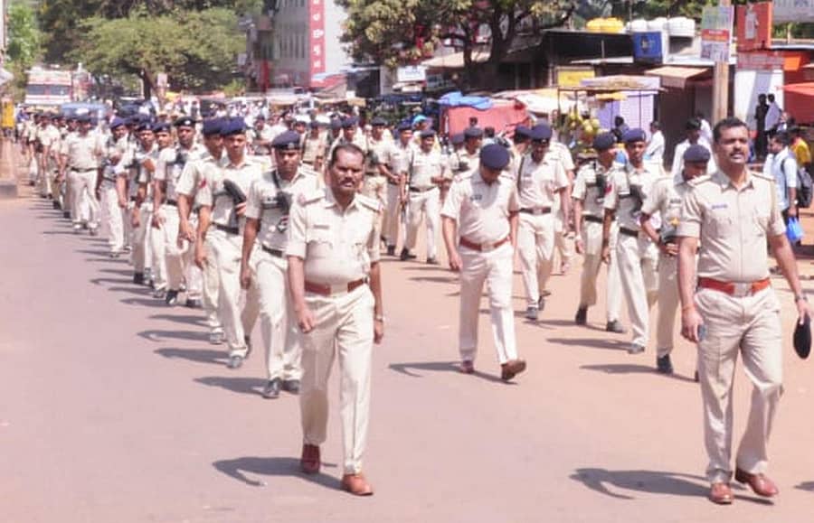 ಹುಮನಾಬಾದ್‌ನಲ್ಲಿ ಈಚೆಗೆ ಸಿಆರ್‌ಪಿಎಫ್‌ ಸಿಬ್ಬಂದಿ ಪಥಸಂಚಲನ ನಡೆಸಿದರು