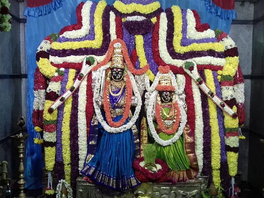 ಮಾರಮ್ಮ ದೇವಿಗೆ ವಿಶೇಷ ಅಲಂಕಾರ ಮಾಡಲಾಗಿದೆ